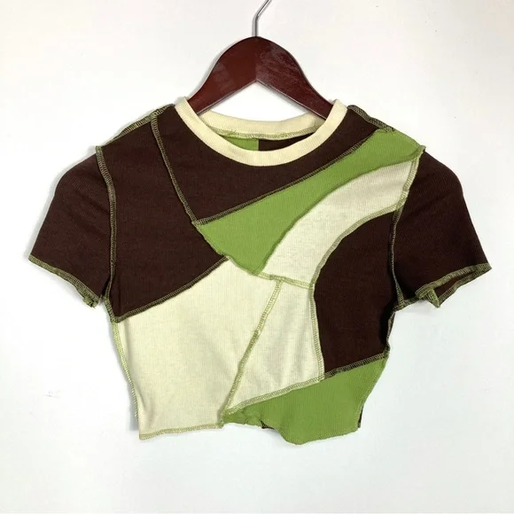 Bundle of 4 Crop Tops- 3 Tanks, 1 Tee- Size Small - Picture 5 of 16